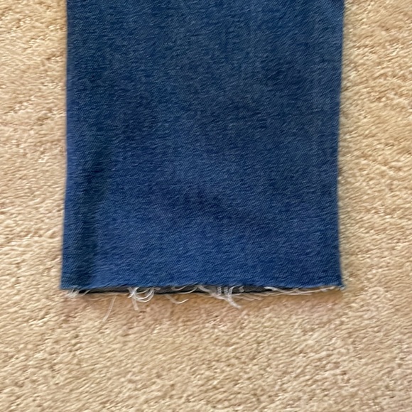 NWT Vanilla Star jeans. Raw hem and distressed medium wash 26w size 3 - Picture 7 of 7